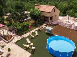 Aria, Hotel mit Pools in Cetinje