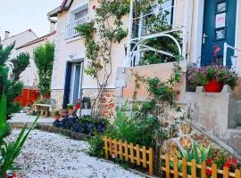 Comfortable House 100m2, 20 min from Paris with BBQ and private shared garden