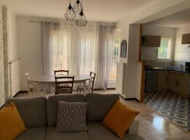 Duplex Centre Ville 3 chambres, отель с парковкой в Алесе