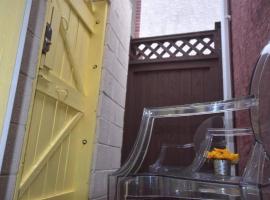 The Quaint Sunflower, apartment in Philadelphia