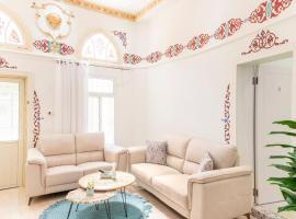 family home in acre, hotel in Akko