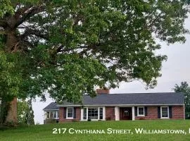 4BR Home - Pets Allowed by ARK Experience