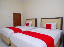 RedDoorz Syariah near Alun Alun Wonosari, hotelli kohteessa Yogyakarta lähellä maamerkkiä Goa Pindul