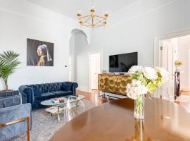 Luxury Victorian House 10 mins to SF, Rose Garden & 3 Private Parking, holiday rental in Oakland