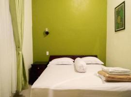 RedDoorz near Pantai Pandan Sibolga 2, hotel v destinaci Halangan