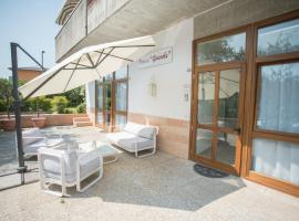 Camere Girasole, hotel en Lazise