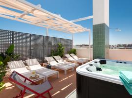 Magno Apartments San Gil - Shared Jacuzzi, hotelli, jossa on porealtaita Sevillassa