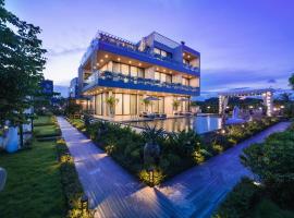 Tahagi Villa Tuan Chau Ha Long by HOFs, ξενοδοχείο σε Ha Long