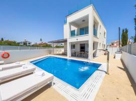 Geo Panoramic Villa +Pool +Game Room +Gym, holiday home in Protaras