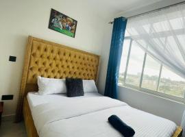 Omuts one bed airbnb with swimmingpool, íbúð í Kiambu