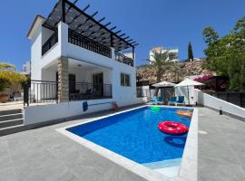 Villa Marina Sea-View Private Pool, hotel a Peyia