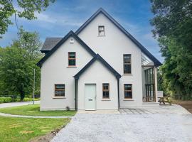 Old Court Holiday Homes Terryglass 4 Bed No 12 by Trident Holiday Homes, hotel v destinaci Terryglass