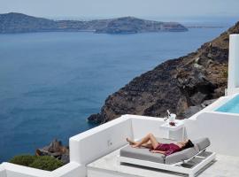 Luxury Imerovigli Villa - 3 Bedrooms - Private Infinity Pool - Breathtaking Caldera SeaViews, hotel in Firostefani