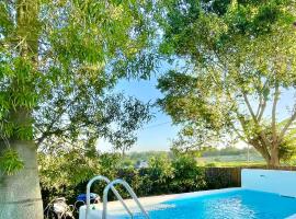 Villa Only Adults 2 Pax · Piscina Privada · A/C · WIFI · BBQ, holiday home in Blanes