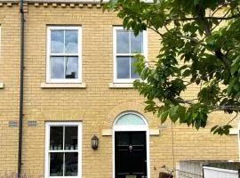 Stunning, Stylish, Peaceful House Near Station - Cambridge Homehost
