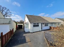 Bristol 2-Bed Bungalow Sleeps 4 Parking, bungalow em Bristol