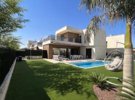 Villa with private heated pool - Roda Golf & Beach Resort, hotel con parking en San Javier