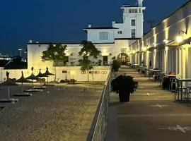 Hostel Cazino Nord Rooms、ママイアのグランピング施設