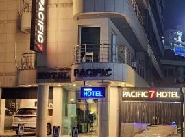 Pacific7 Hotel, hotelli kohteessa Pyeongtaek