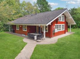 Pet Friendly Home In Kalundborg With Sauna: Kalundborg şehrinde bir kulübe