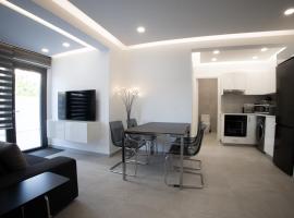 Phaedrus Living: Luxury Mackenzie Flat, luxusní hotel v destinaci Larnaka