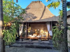 Tropical Retreat Villa, stuga i Gianyar