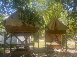 Camping chez Camille, cheap hotel in Veynes