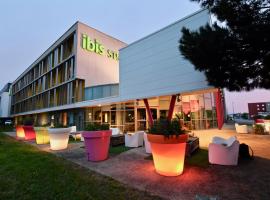 ibis Styles Nantes Reze Aéroport、ルゼのホテル