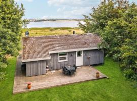 Awesome Home In Roslev With 3 Bedrooms And Wifi, feriehus i Nøreng