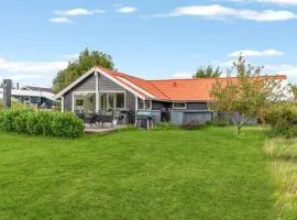 Cozy Home In Kalundborg With Kitchen