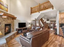 1056- Stunning 4BR Townhome Close to Ski Area
