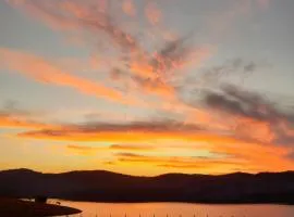 Sítio à beira da represa
