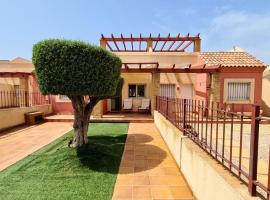 2 bedrooms villa with shared pool and enclosed garden at Mazarron, hotel with parking in Mazarrón