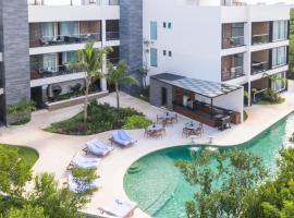 Luxurious Apartments With BBQ Pool Garden Jungle View, hotel s parkiralištem u gradu 'Akumal'