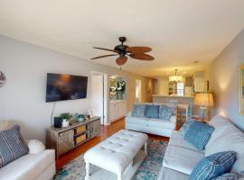 Private Coastal Sanctuary 2BR Outdoor Spaces, hotell med parkeringsplass i Pawleys Island