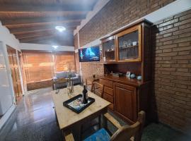 Mendoza Urbano Confort: Mendoza, Bodega Monteviejo yakınında bir otel