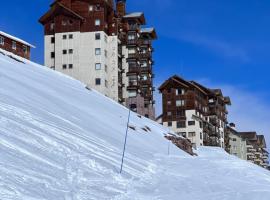 Ski-in/out. Amplio y cómodo Departamento, hotel in Lo Barnechea