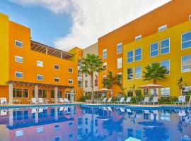 City Express Suites by Marriott Cabo San Lucas, apartmen servis di Cabo San Lucas