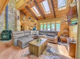 Deck and Hot Tub Bear Country Cabin in Ruidoso