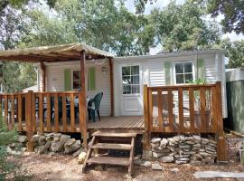 Mobile home camping Ardèche, hotel v destinaci Orgnac-lʼAven