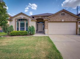 Family-Friendly Killeen Home with Covered Patio!, hotel with pools in Killeen