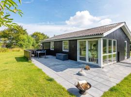 6 person holiday home in Hjørring-By Traum, hotel in Hjørring
