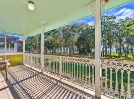 OceanViews on Burrum Up, vila di Toogoom