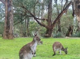 La cachette bushland hideaway, bed and breakfast v destinaci Ironbank