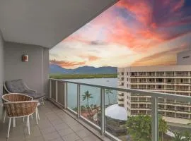 The Reef Pad, ideally located with a stellar view!