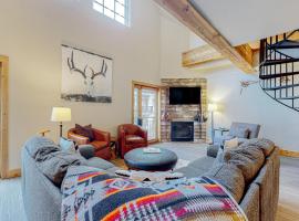Majestic Alpine Retreat, cheap hotel in Taos Ski Valley