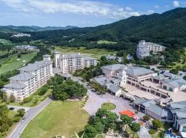 Oak Valley Resort