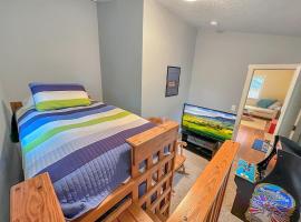 Monarch Cove Home off West Lake, plážový hotel v destinaci Spirit Lake