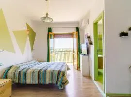 Levante Beach Apartments & Rooms