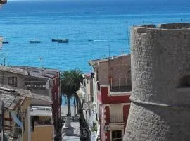MU, Apartamento situada en la muralla del Casco Histórico